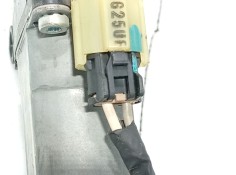 Recambio de motor elevalunas delantero derecho para kia carens iii monospace (un) 2.0 crdi 140 referencia OEM IAM    2