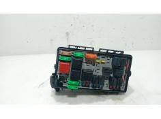 Recambio de caja reles / fusibles para opel corsa d (s07) 1.2 (l08, l68) referencia OEM IAM 93189211  