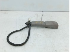 Recambio de anclaje cinturon delantero izquierdo para kia carens iii monospace (un) 2.0 crdi 140 referencia OEM IAM   