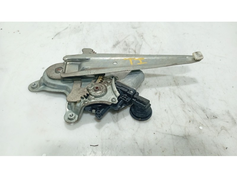 Recambio de elevalunas trasero izquierdo para lexus is ii (_e2_) 220d (ale20) referencia OEM IAM 6980422200  