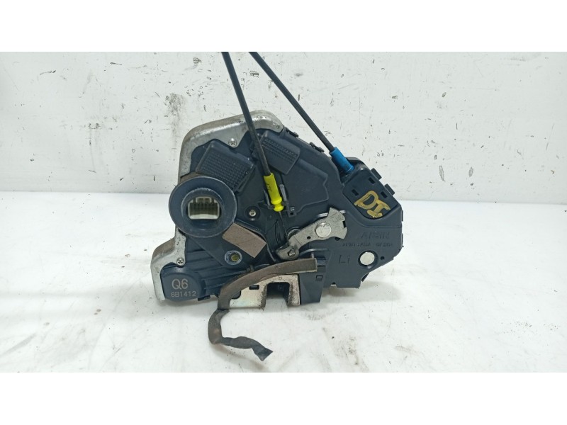 Recambio de cerradura puerta delantera izquierda para lexus is ii (_e2_) 220d (ale20) referencia OEM IAM 6904053100  