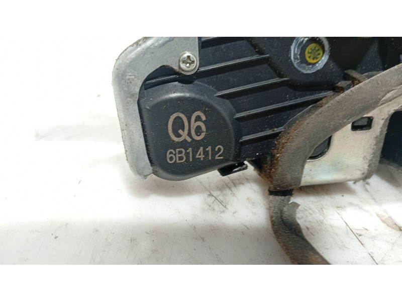 Recambio de cerradura puerta delantera izquierda para lexus is ii (_e2_) 220d (ale20) referencia OEM IAM 6904053100  
