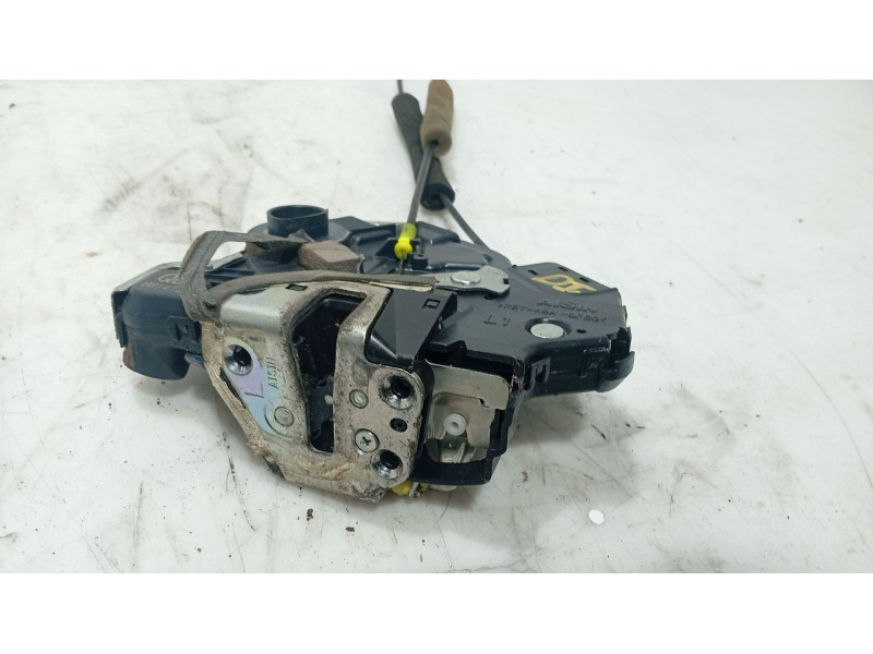 Recambio de cerradura puerta delantera izquierda para lexus is ii (_e2_) 220d (ale20) referencia OEM IAM 6904053100  