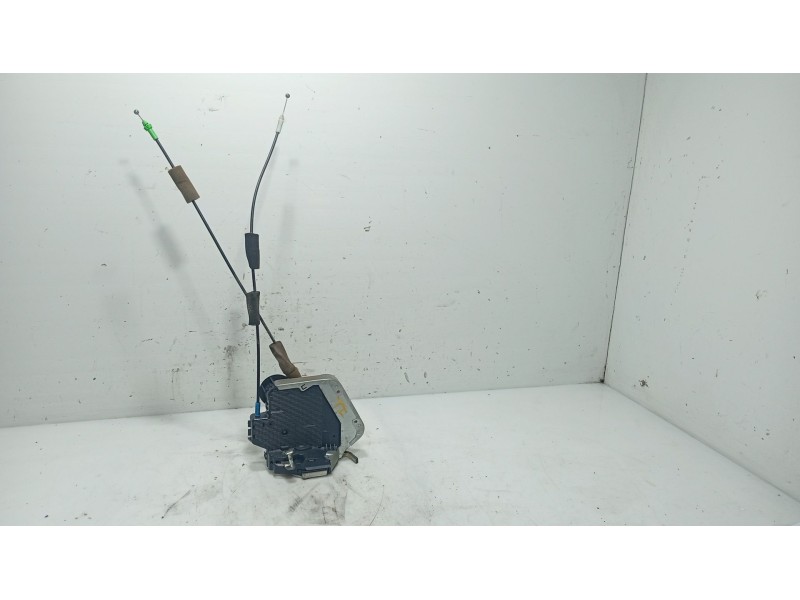 Recambio de cerradura puerta trasera izquierda para lexus is ii (_e2_) 220d (ale20) referencia OEM IAM 6906053040  
