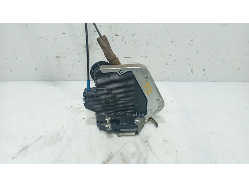 Recambio de cerradura puerta trasera izquierda para lexus is ii (_e2_) 220d (ale20) referencia OEM IAM 6906053040  