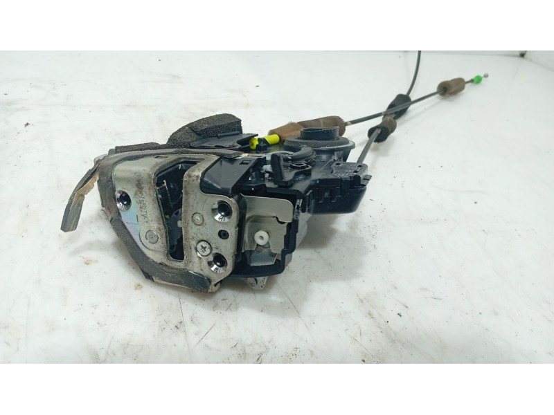 Recambio de cerradura puerta trasera izquierda para lexus is ii (_e2_) 220d (ale20) referencia OEM IAM 6906053040  