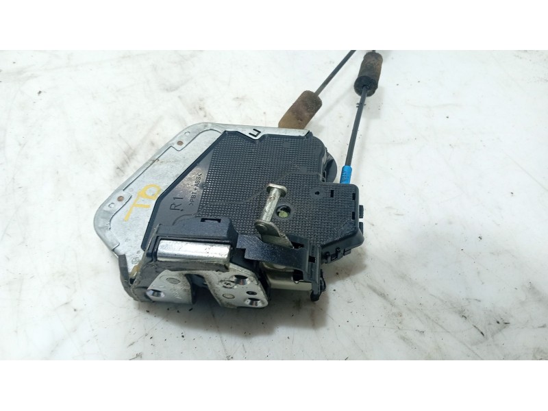 Recambio de cerradura puerta trasera derecha para lexus is ii (_e2_) 220d (ale20) referencia OEM IAM 6905053040  