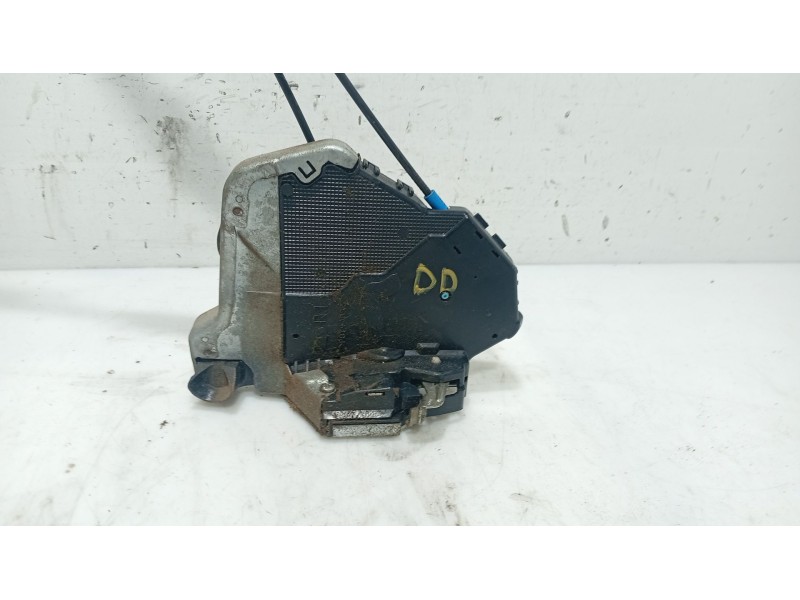 Recambio de cerradura puerta delantera derecha para lexus is ii (_e2_) 220d (ale20) referencia OEM IAM 6903053090  