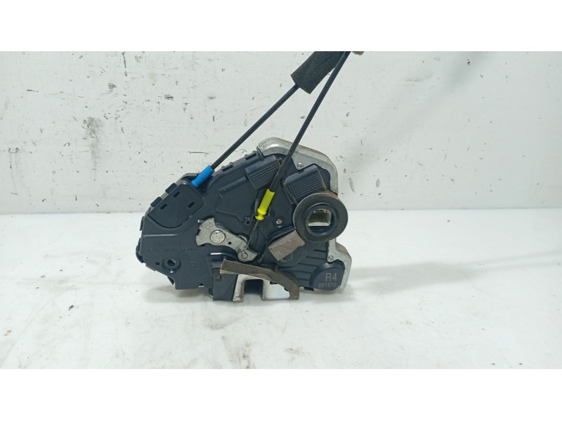 Recambio de cerradura puerta delantera derecha para lexus is ii (_e2_) 220d (ale20) referencia OEM IAM 6903053090  