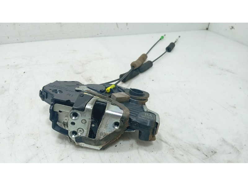 Recambio de cerradura puerta delantera derecha para lexus is ii (_e2_) 220d (ale20) referencia OEM IAM 6903053090  