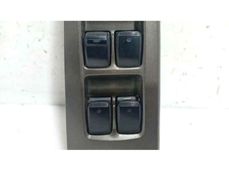 Recambio de mando elevalunas delantero izquierdo para lexus is ii (_e2_) 220d (ale20) referencia OEM IAM 8404053081  