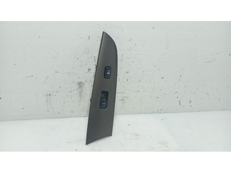 Recambio de mando elevalunas delantero derecho para lexus is ii (_e2_) 220d (ale20) referencia OEM IAM 8403053020  