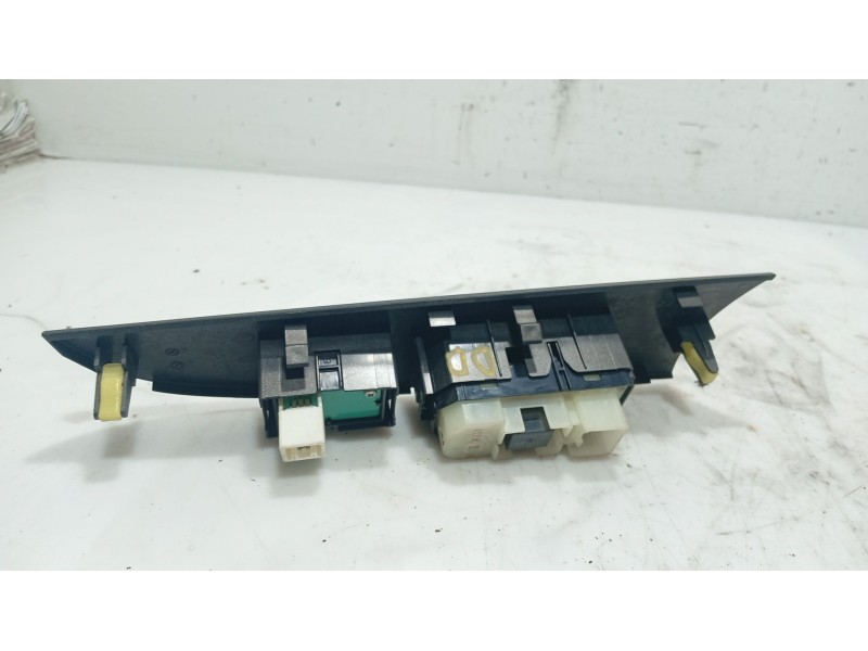 Recambio de mando elevalunas delantero derecho para lexus is ii (_e2_) 220d (ale20) referencia OEM IAM 8403053020  