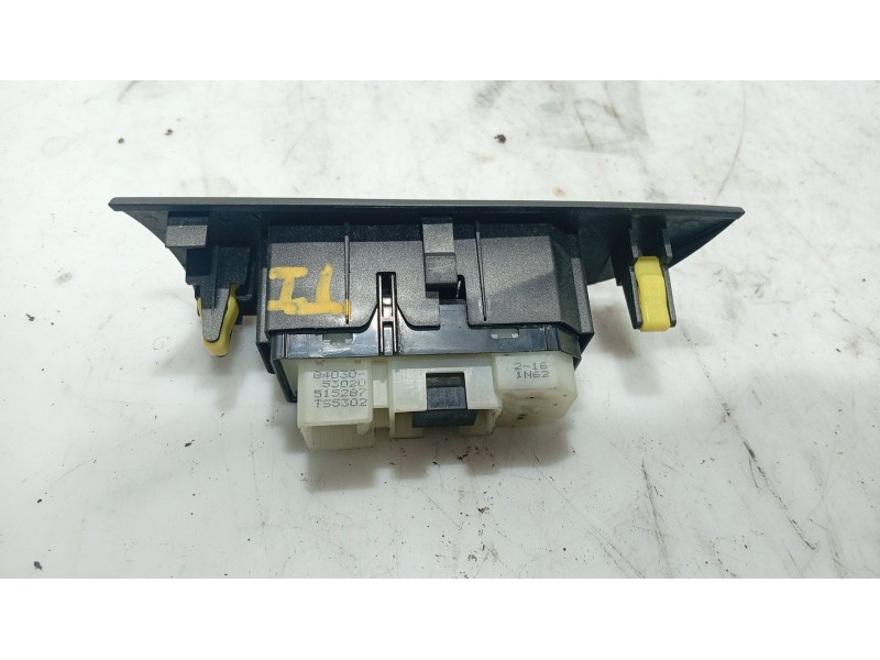 Recambio de mando elevalunas trasero izquierdo para lexus is ii (_e2_) 220d (ale20) referencia OEM IAM 8403053020  