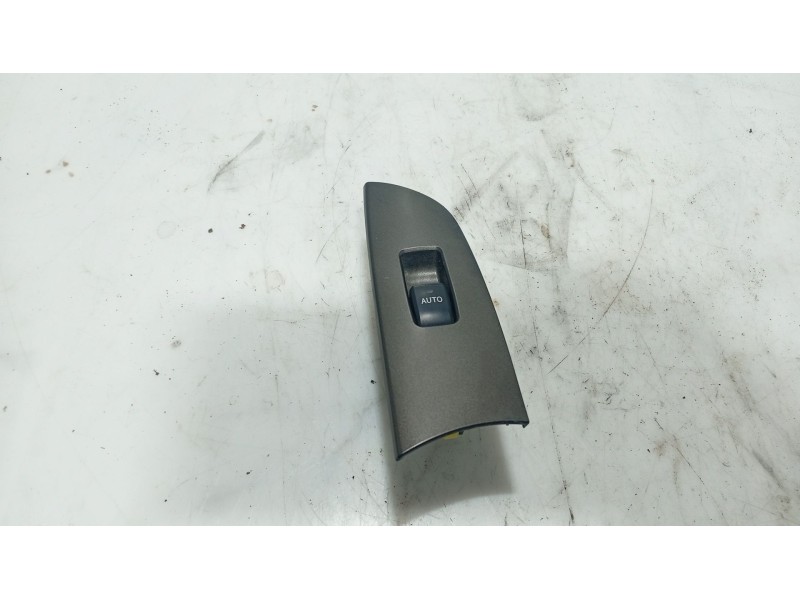 Recambio de mando elevalunas trasero derecho para lexus is ii (_e2_) 220d (ale20) referencia OEM IAM 8403053020  