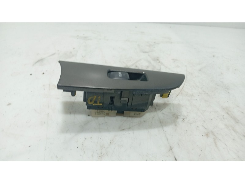 Recambio de mando elevalunas trasero derecho para lexus is ii (_e2_) 220d (ale20) referencia OEM IAM 8403053020  