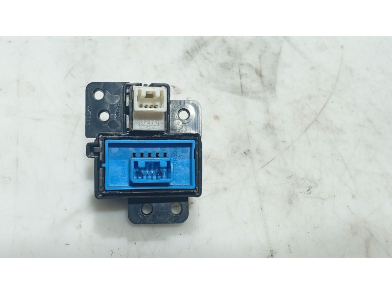 Recambio de modulo electronico para lexus is ii (_e2_) 220d (ale20) referencia OEM IAM   