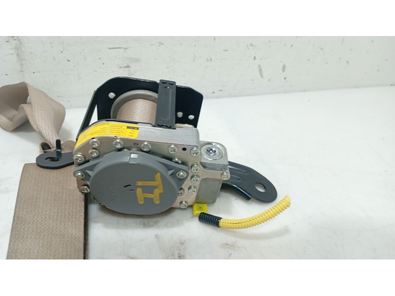 Recambio de cinturon seguridad trasero izquierdo para lexus is ii (_e2_) 220d (ale20) referencia OEM IAM 7337053010C2  