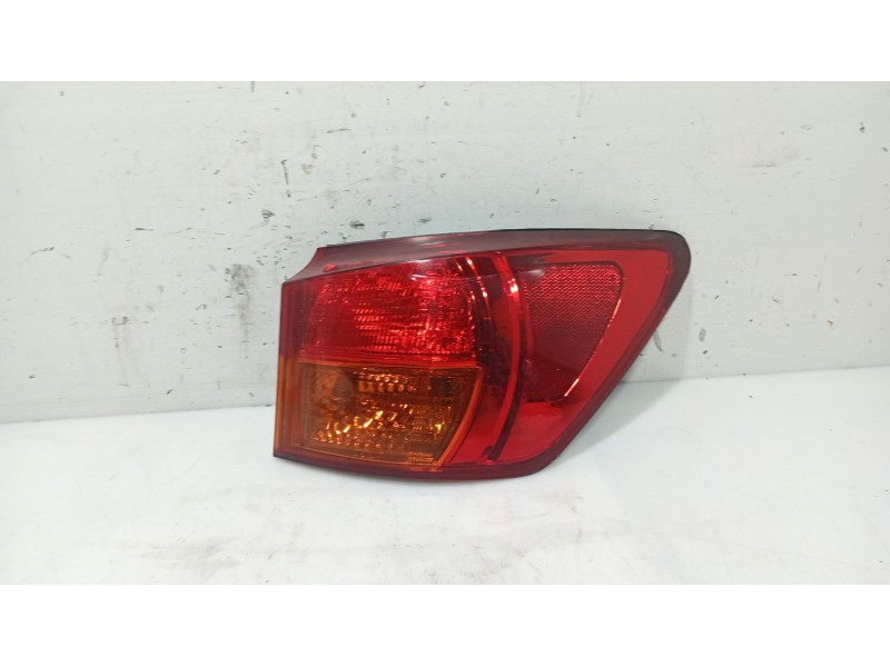 Recambio de piloto trasero derecho para lexus is ii (_e2_) 220d (ale20) referencia OEM IAM 8155353160  