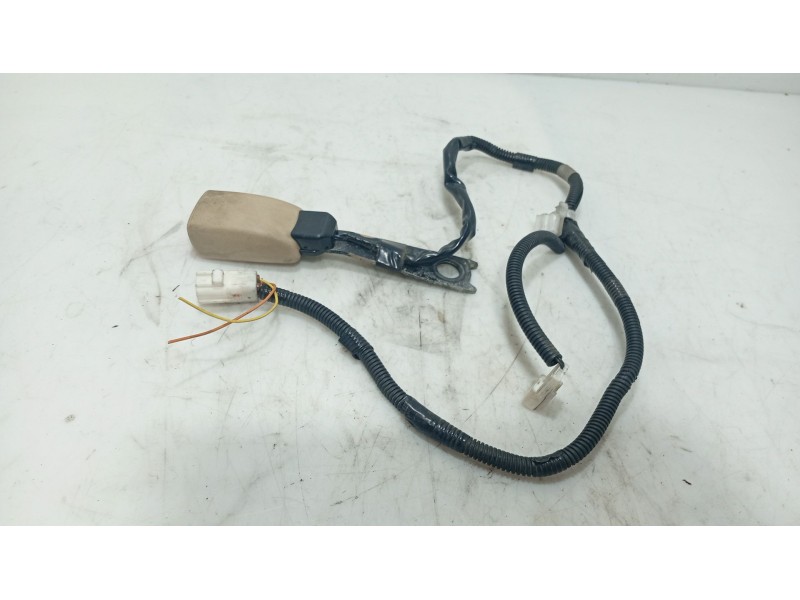 Recambio de anclaje cinturon delantero izquierdo para lexus is ii (_e2_) 220d (ale20) referencia OEM IAM   