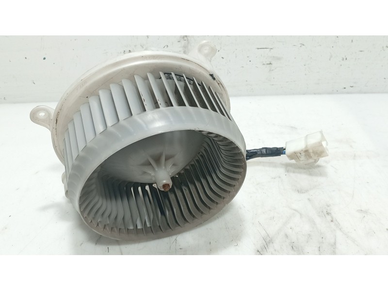 Recambio de ventilador calefaccion para lexus is ii (_e2_) 220d (ale20) referencia OEM IAM 8710330451  