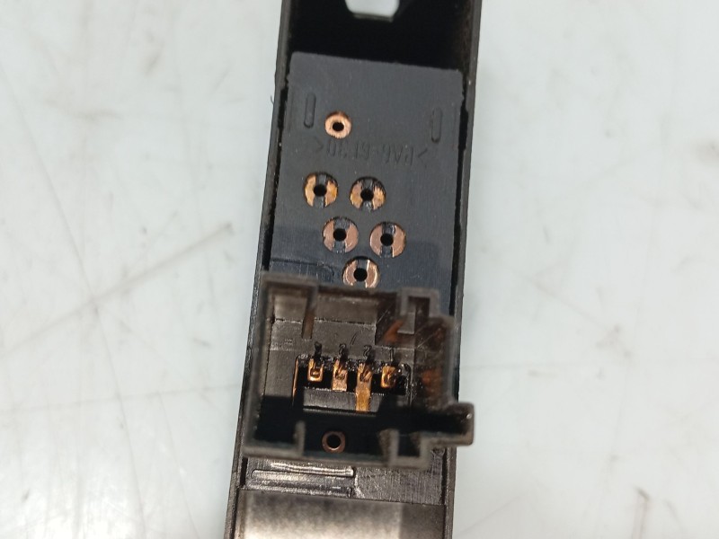 Recambio de mando elevalunas delantero izquierdo para bmw 3 (e46) 320 d referencia OEM IAM   