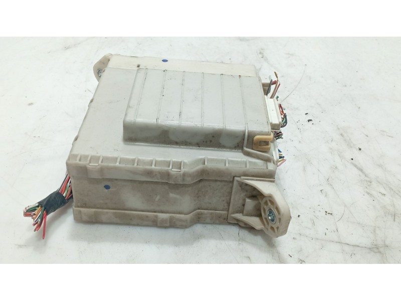 Recambio de caja reles / fusibles para lexus is ii (_e2_) 220d (ale20) referencia OEM IAM   