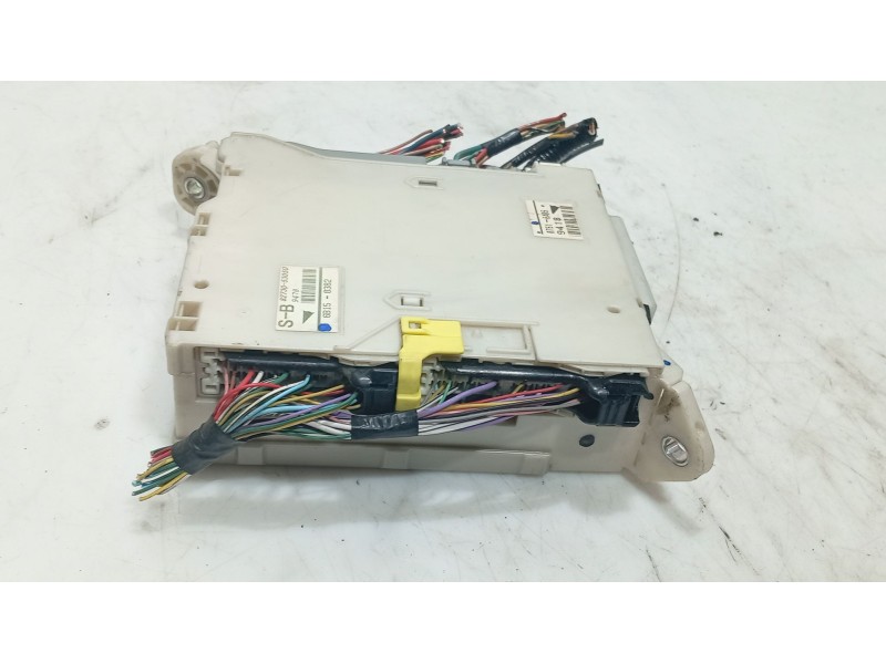 Recambio de caja reles / fusibles para lexus is ii (_e2_) 220d (ale20) referencia OEM IAM   