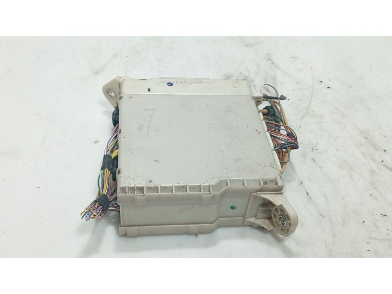Recambio de caja reles / fusibles para lexus is ii (_e2_) 220d (ale20) referencia OEM IAM   