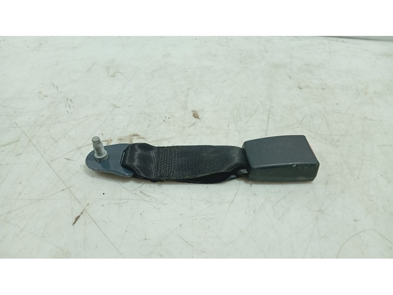 Recambio de anclaje cinturon trasero derecho para citroën c3 ii (sc_) 1.4 referencia OEM IAM   
