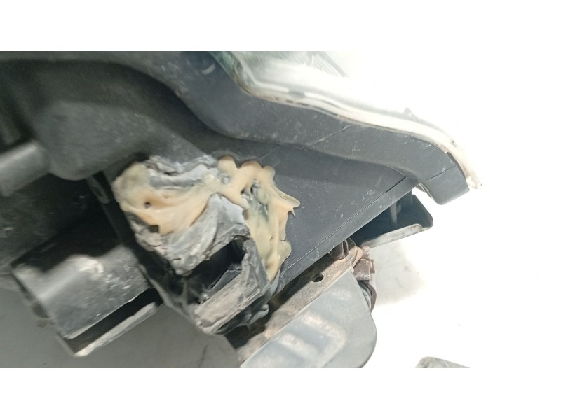 Recambio de faro derecho para lexus is ii (_e2_) 220d (ale20) referencia OEM IAM 8113053261  