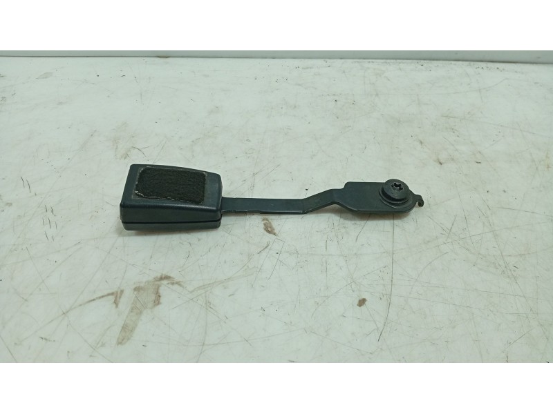 Recambio de anclaje cinturon delantero derecho para citroën c3 ii (sc_) 1.4 referencia OEM IAM   