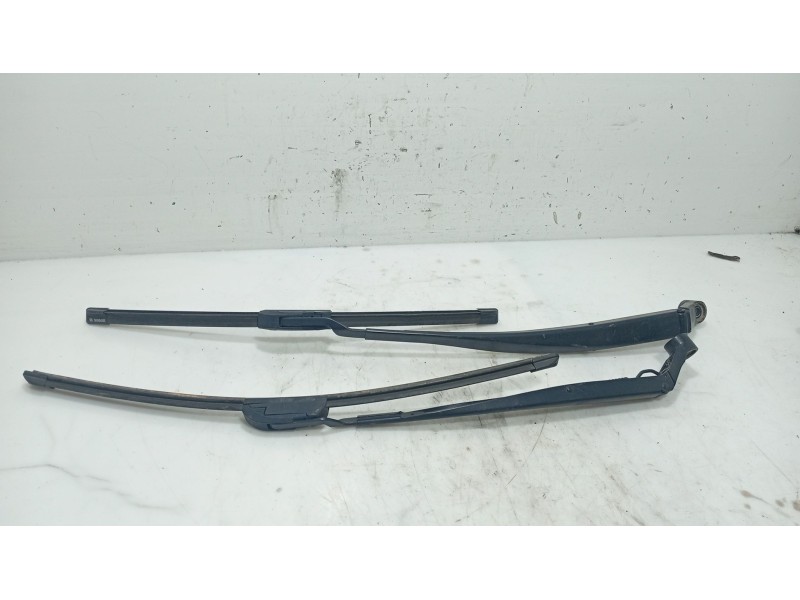 Recambio de brazo limpia delantero izquierdo para lexus is ii (_e2_) 220d (ale20) referencia OEM IAM 8522153070  