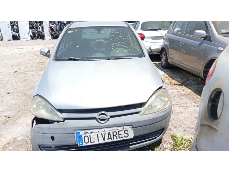 opel corsa c (x01) del año 2001
