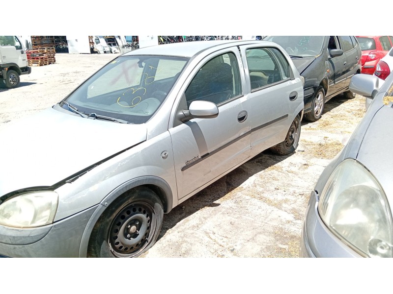 opel corsa c (x01) del año 2001