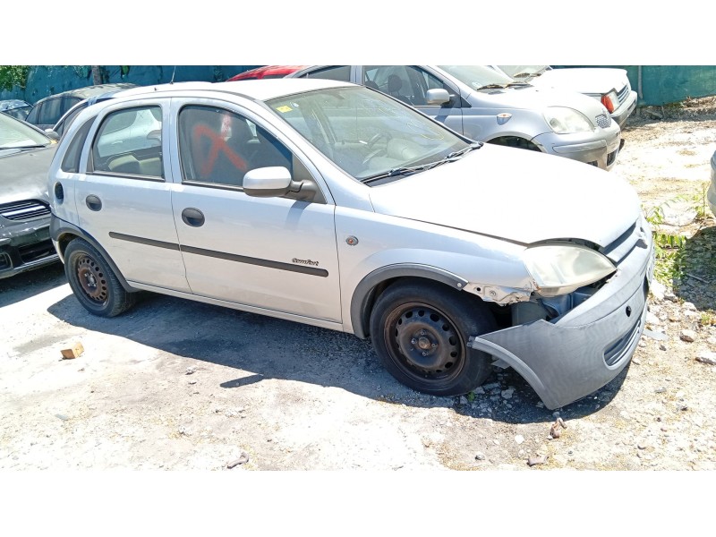 opel corsa c (x01) del año 2001