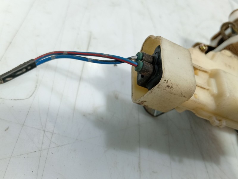 Recambio de cerradura puerta trasera derecha para toyota yaris (_p1_) 1.0 (scp10_) referencia OEM IAM   