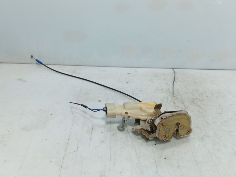 Recambio de cerradura puerta trasera izquierda para toyota yaris (_p1_) 1.0 (scp10_) referencia OEM IAM   