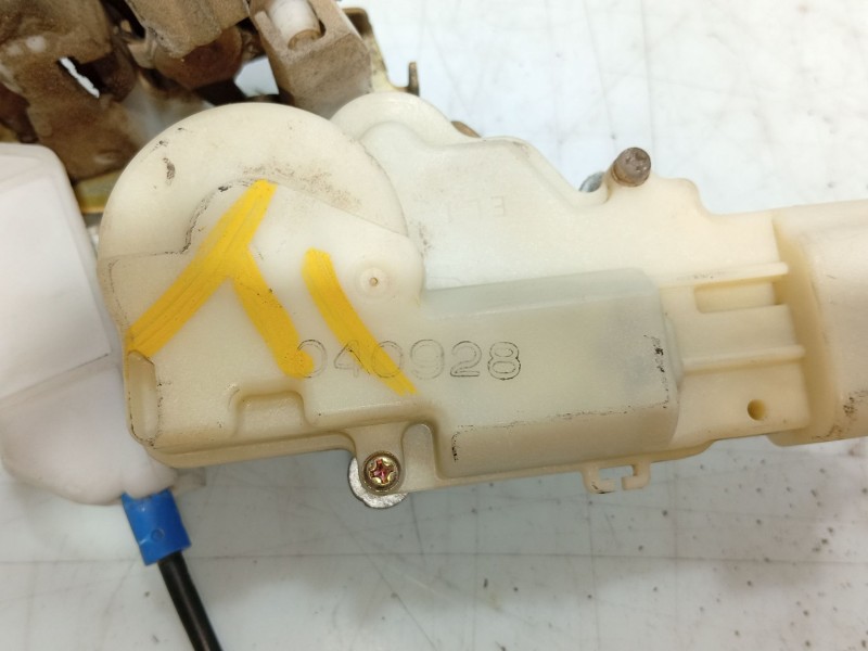 Recambio de cerradura puerta trasera izquierda para toyota yaris (_p1_) 1.0 (scp10_) referencia OEM IAM   