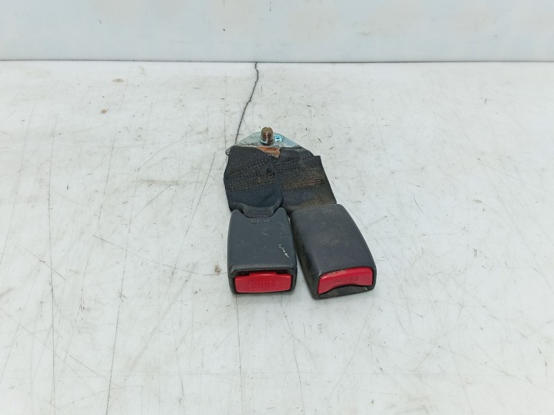 Recambio de anclaje cinturon trasero derecho para toyota yaris (_p1_) 1.0 (scp10_) referencia OEM IAM   