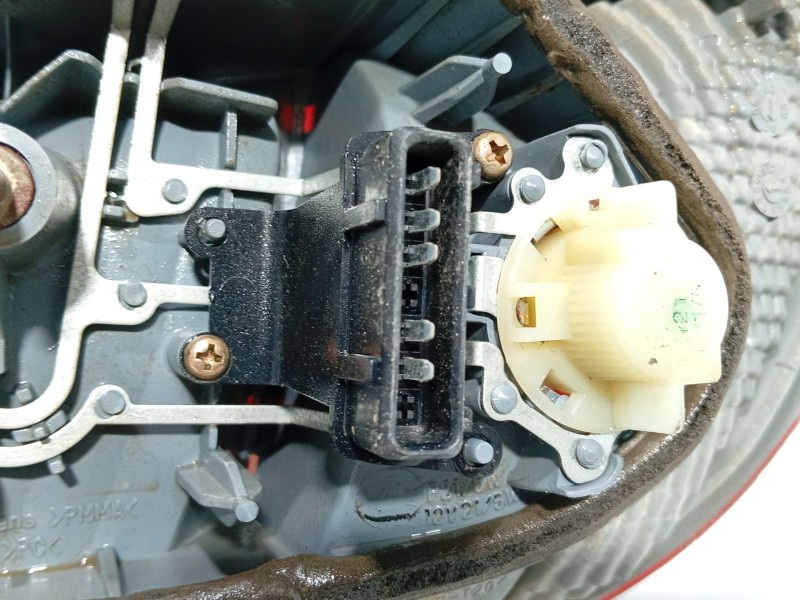 Recambio de piloto trasero izquierdo para toyota yaris (_p1_) 1.0 (scp10_) referencia OEM IAM   