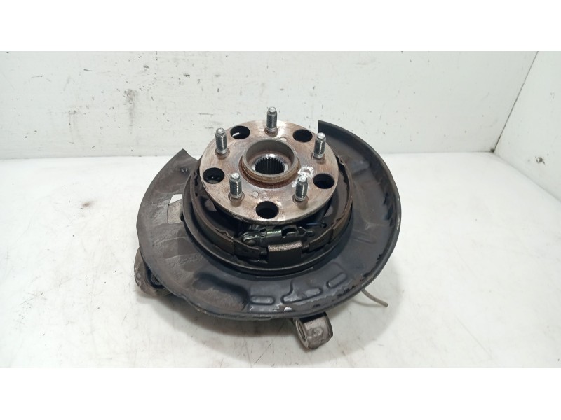 Recambio de mangueta trasera derecha para lexus is ii (_e2_) 220d (ale20) referencia OEM IAM 4230430110  