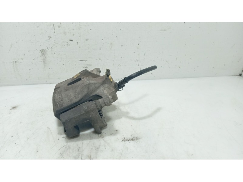 Recambio de pinza freno delantera derecha para lexus is ii (_e2_) 220d (ale20) referencia OEM IAM 4773053060  