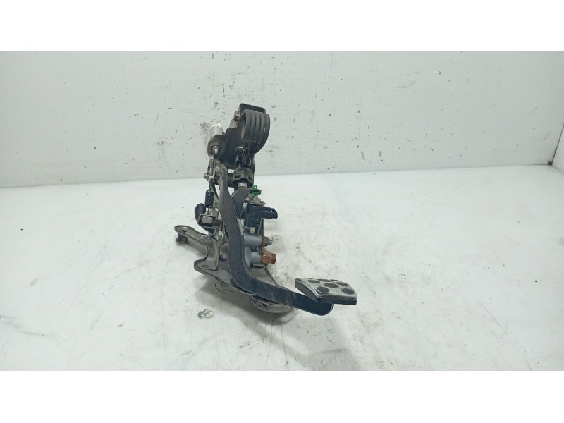 Recambio de pedal embrague para lexus is ii (_e2_) 220d (ale20) referencia OEM IAM   