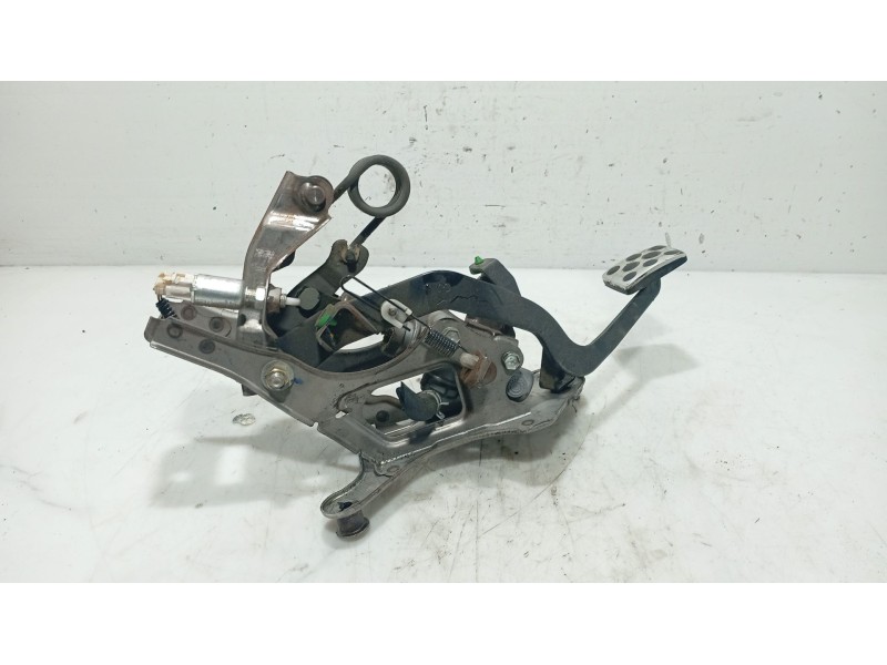 Recambio de pedal embrague para lexus is ii (_e2_) 220d (ale20) referencia OEM IAM   
