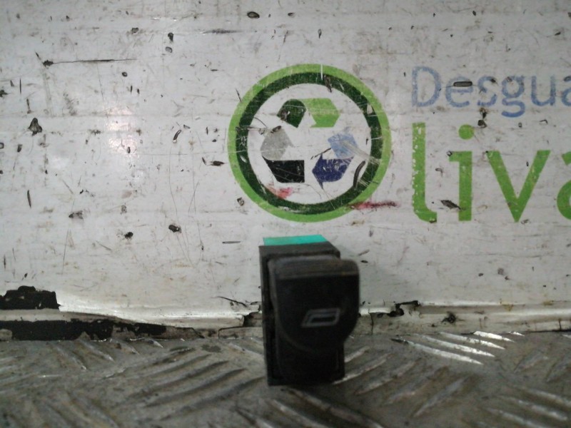 Recambio de mando elevalunas delantero derecho para  referencia OEM IAM   