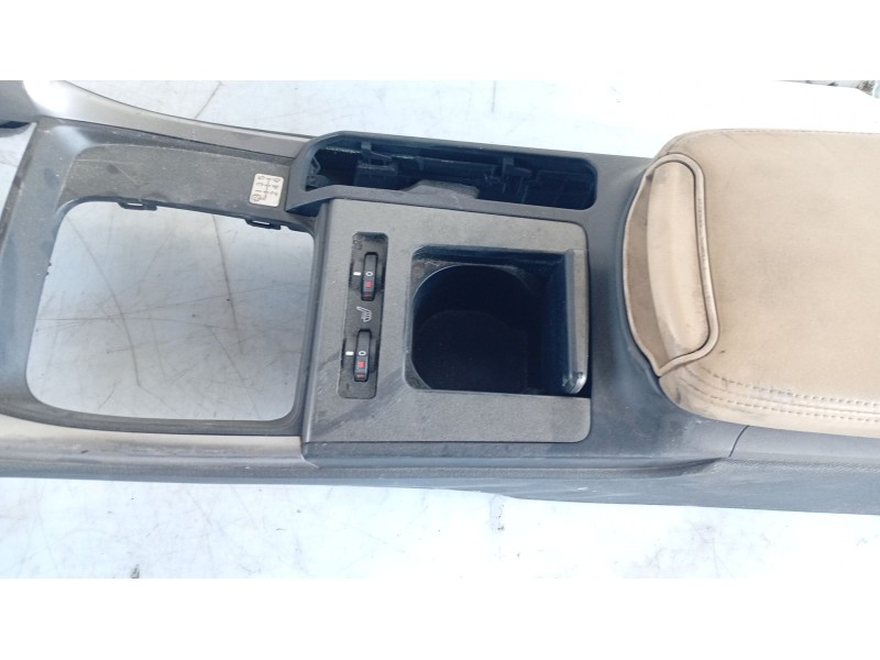 Recambio de consola central para lexus is ii (_e2_) 220d (ale20) referencia OEM IAM   