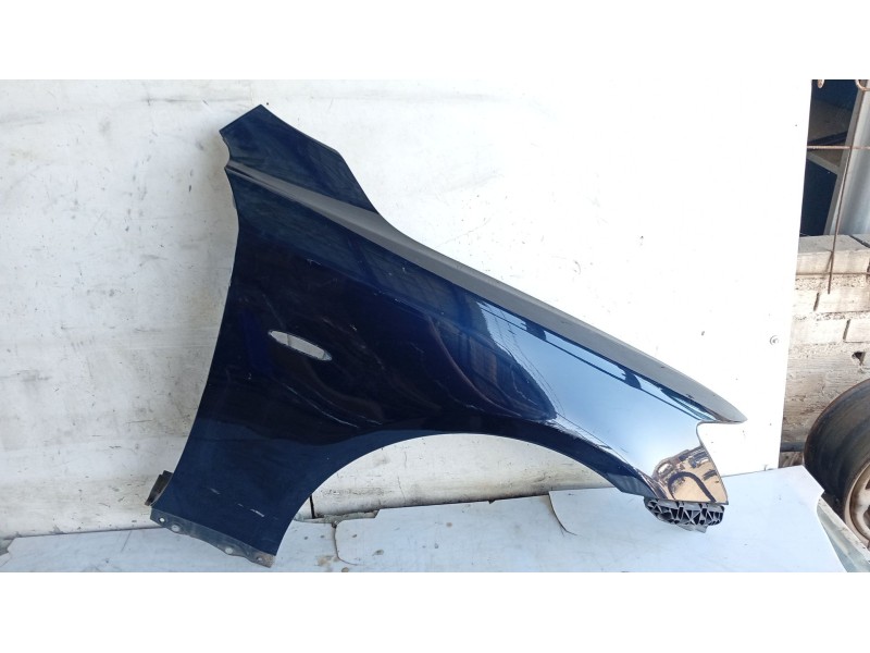 Recambio de aleta delantera derecha para lexus is ii (_e2_) 220d (ale20) referencia OEM IAM 5380153050  
