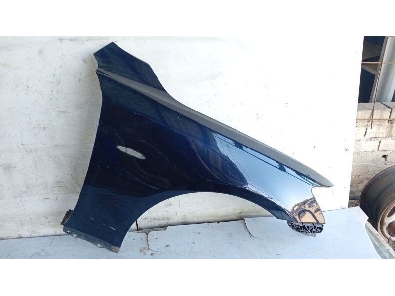 Recambio de aleta delantera derecha para lexus is ii (_e2_) 220d (ale20) referencia OEM IAM 5380153050  