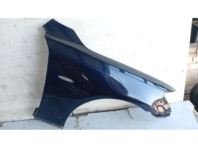 Recambio de aleta delantera derecha para lexus is ii (_e2_) 220d (ale20) referencia OEM IAM 5380153050  